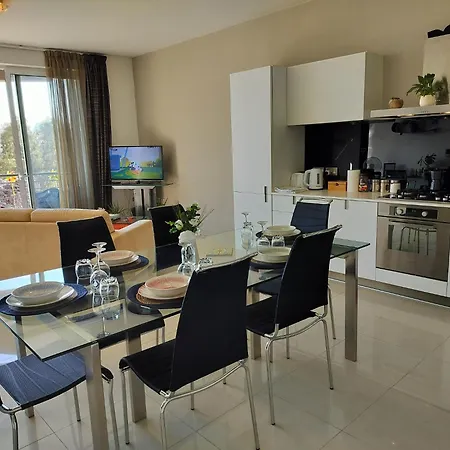 Stunning Seafront With Marina And Valletta Views In Malta *