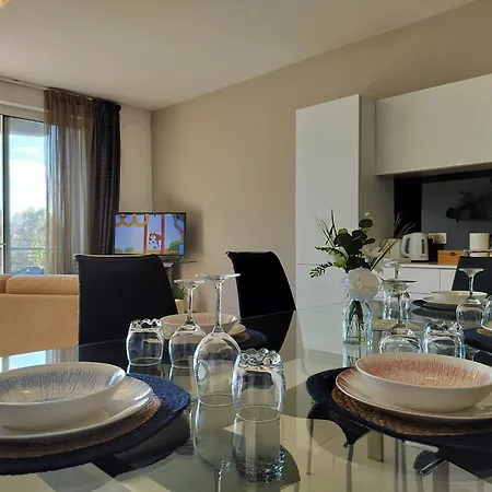 Stunning Seafront With Marina And Valletta Views In Malta