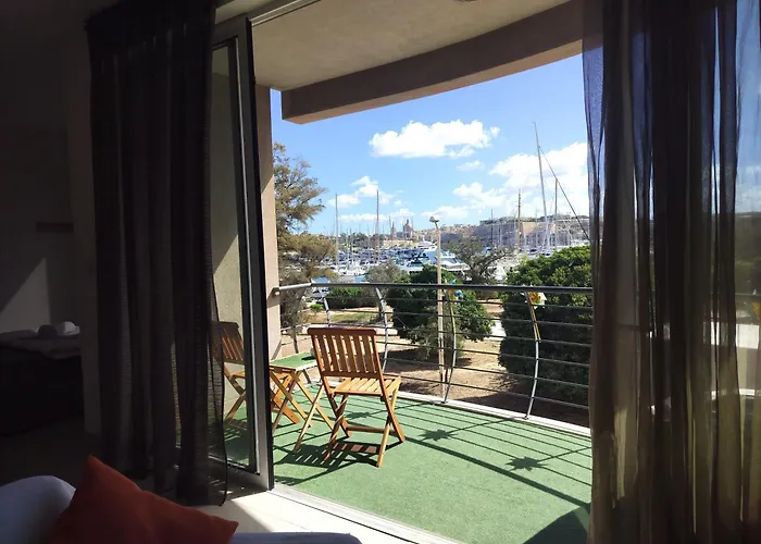 Apartment Stunning Seafront With Marina And Valletta Views In Malta